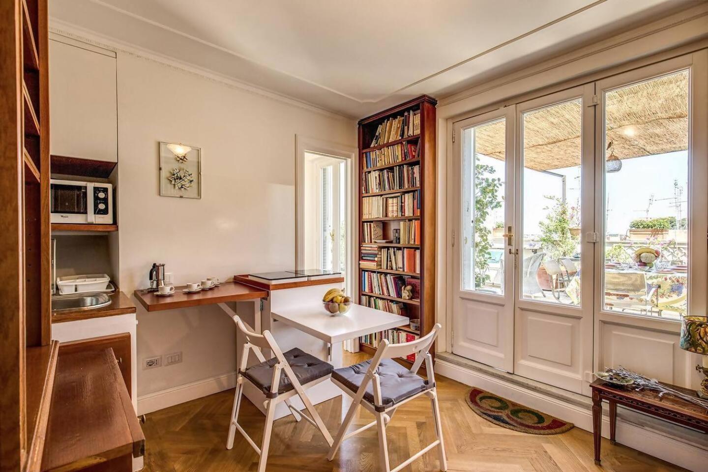 Attic With Terrace Overlooking St Peters Basilica Roma Esterno foto