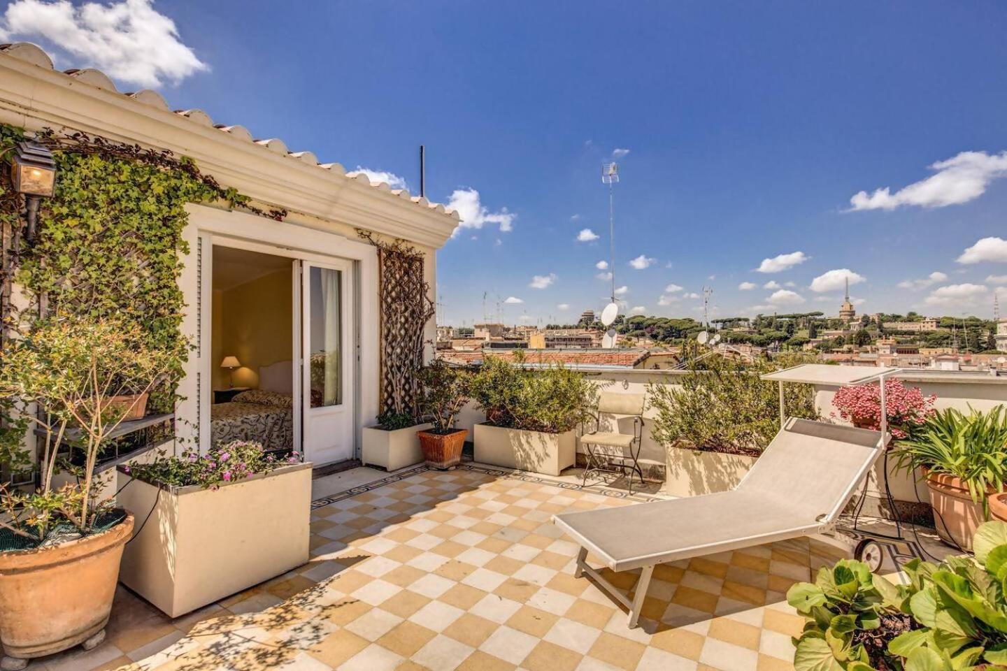 Attic With Terrace Overlooking St Peters Basilica Roma Esterno foto