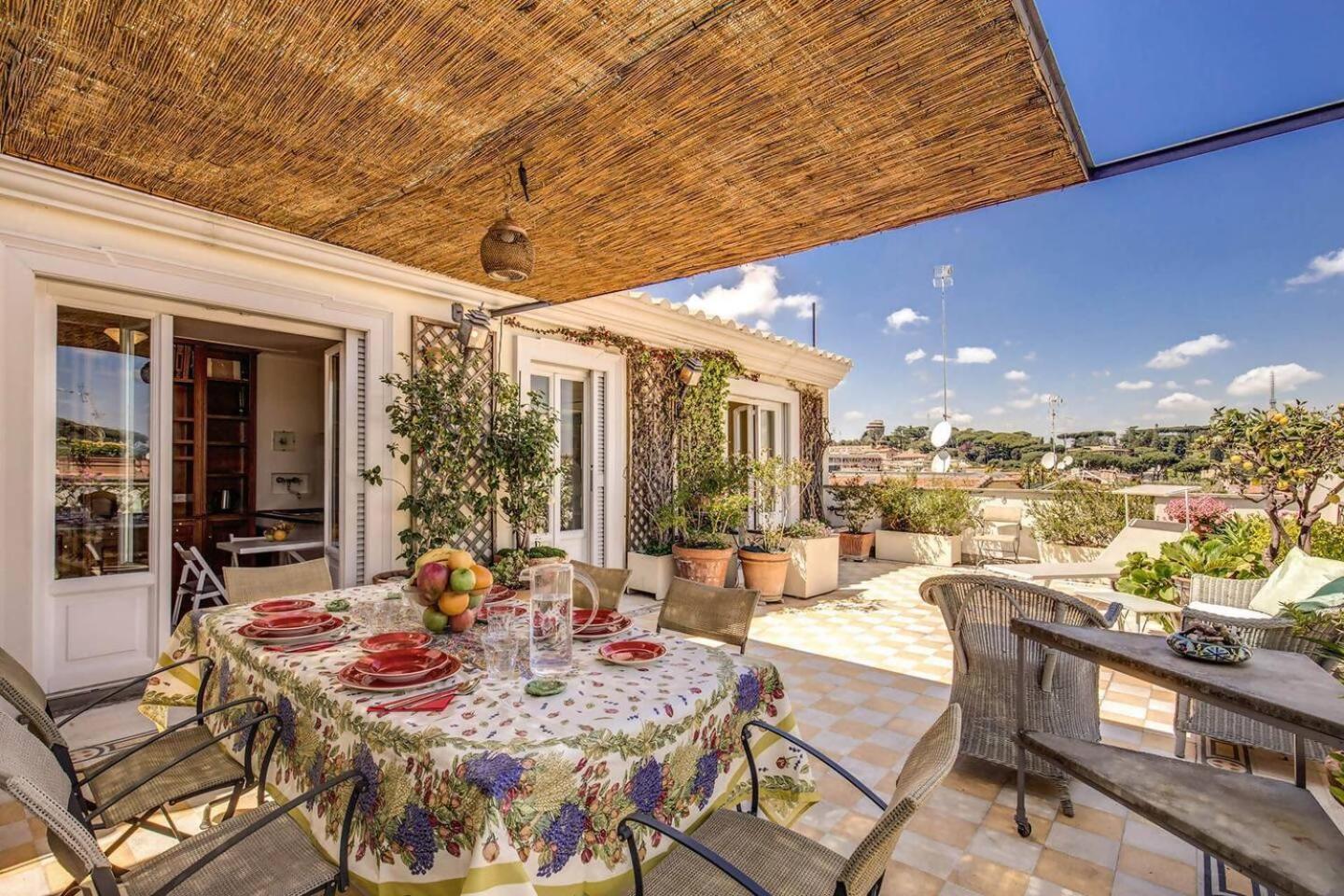 Attic With Terrace Overlooking St Peters Basilica Roma Esterno foto
