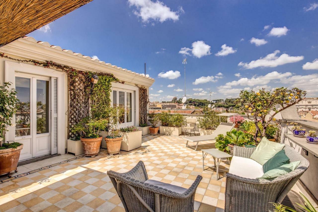 Appartamento Attic With Terrace Overlooking St Peter'S Basilica Roma Esterno foto